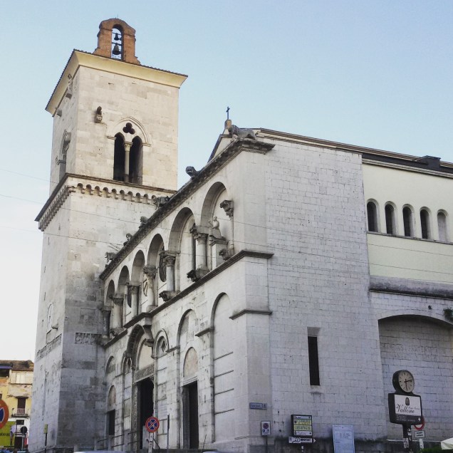 Una foto dell'esterno della cattedrale di Benevento