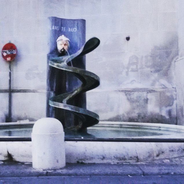 Una piccola ma simpatica fontana, ubicata lungo il corso Garibaldi