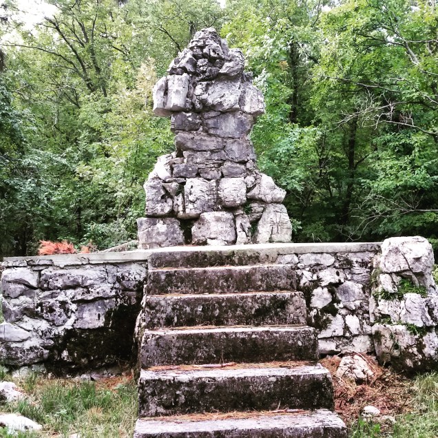 Monumento nei pressi di quota 526