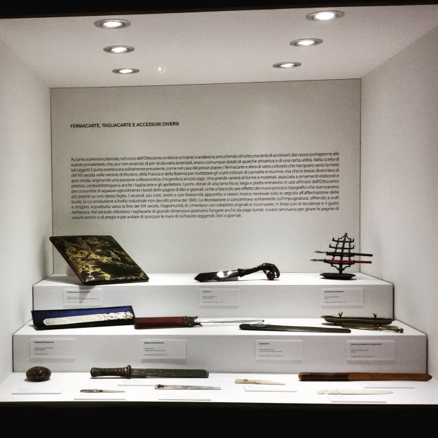 Fermacarte, tagliacarte e accessori diversi