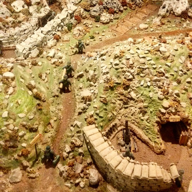 La vita in trincea rappresentata con un plastico