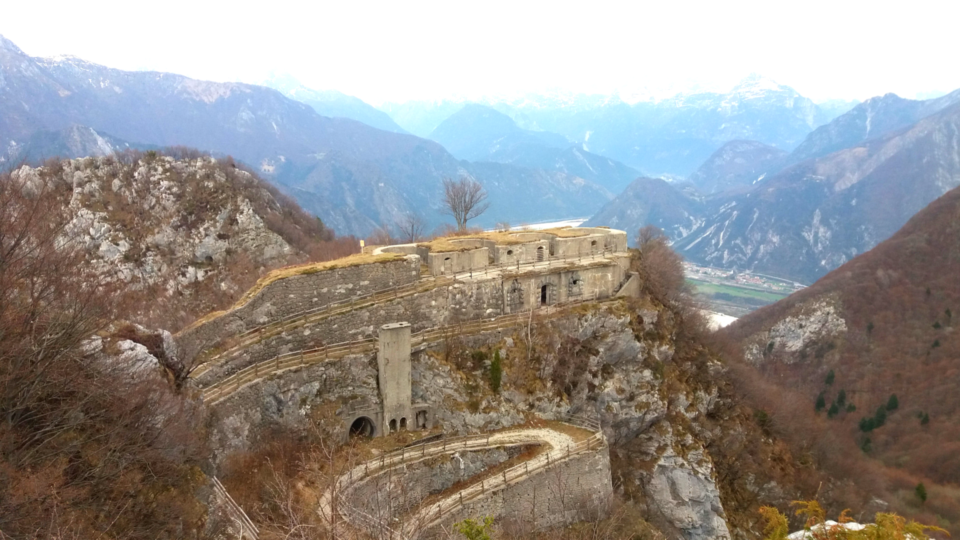 Bordano, Casa delle Farfalle e Forte di Monte Festa