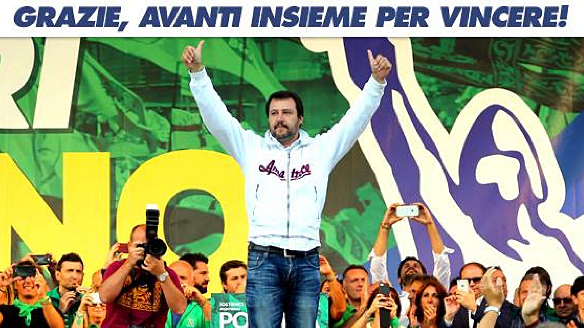 Matteo Salvini sul palco di Pontida