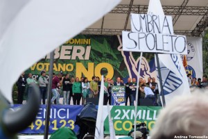 Luca Zaia sul palco di Pontida