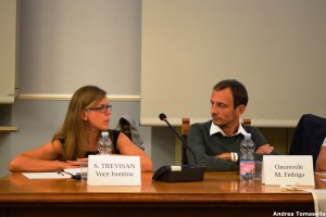 Selina Trevisan mentre parla
