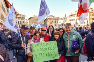 militanti Noi con Salvini fanno foto di gruppo