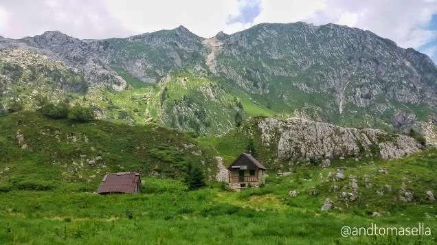 Un bivacco di montagna