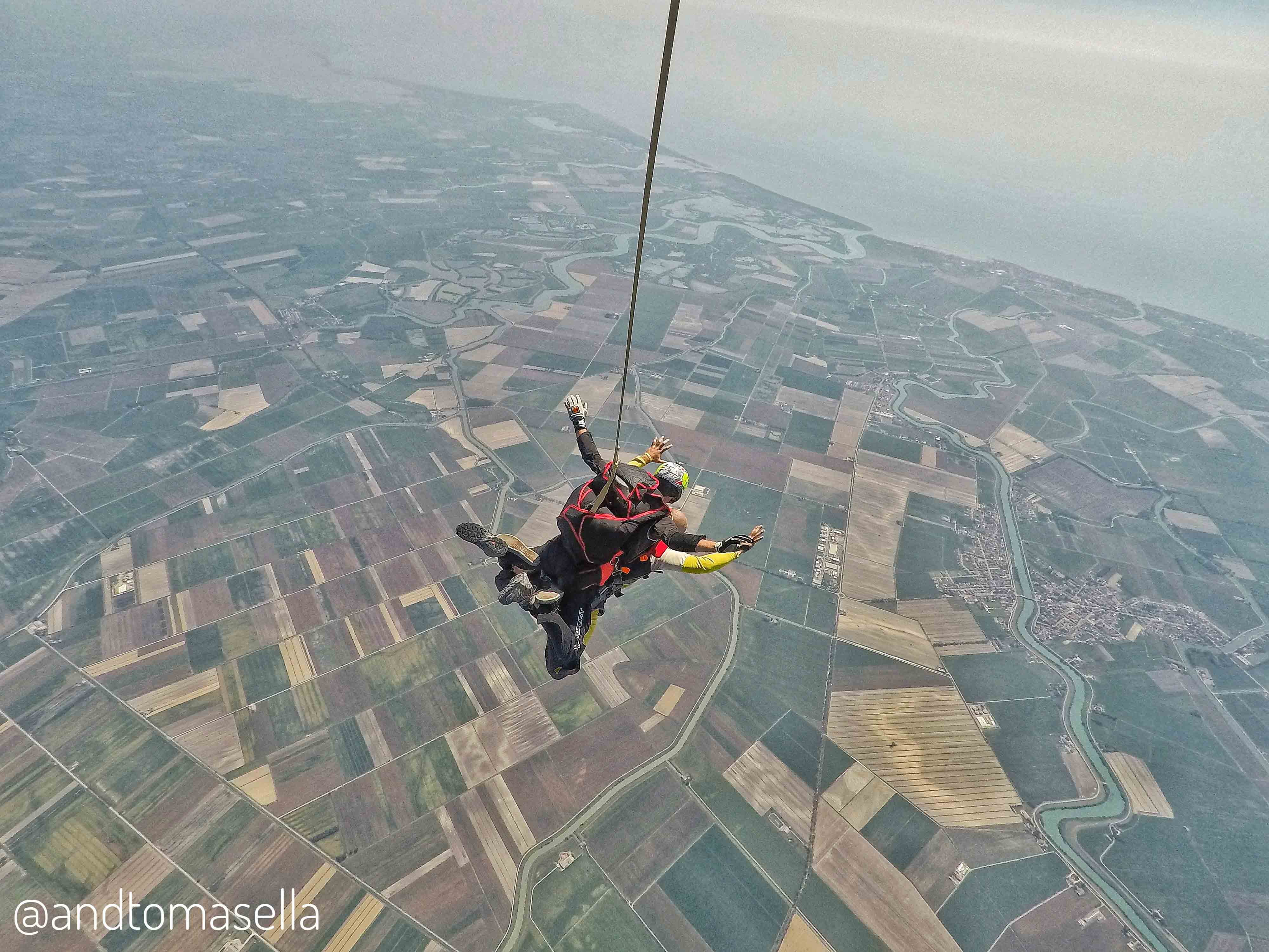 lancio in tandem con paracadute skydive venice