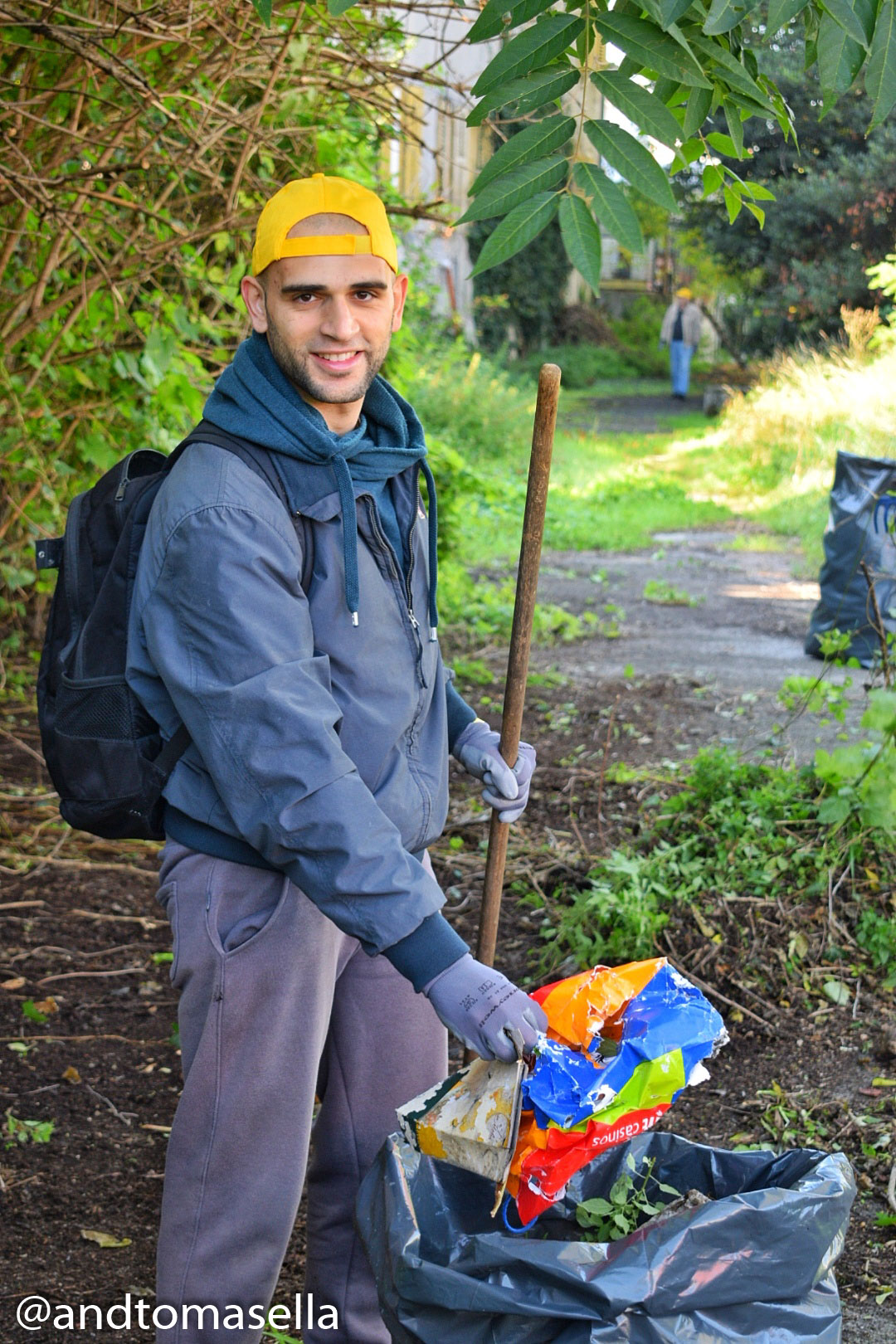 andrea tomasella partecipa a puliamo il mondo iniziativa di legambiente gorizia