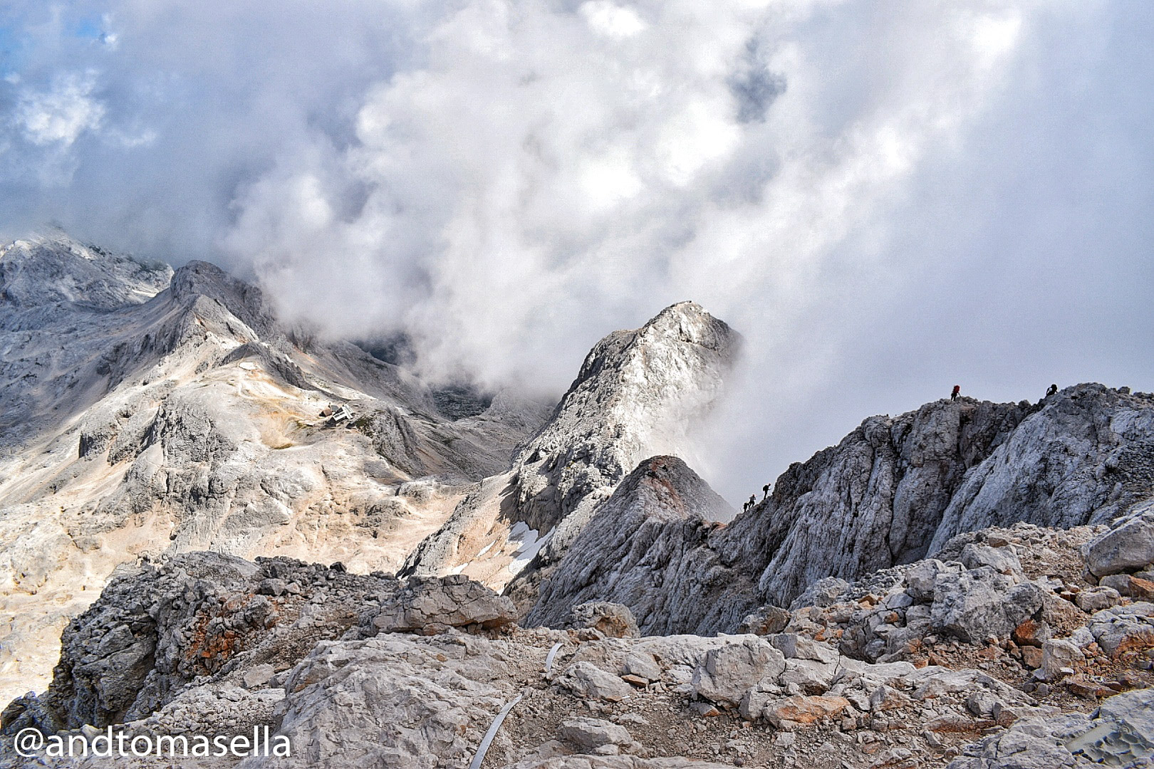 mali triglav dall'alto e triglavski dom